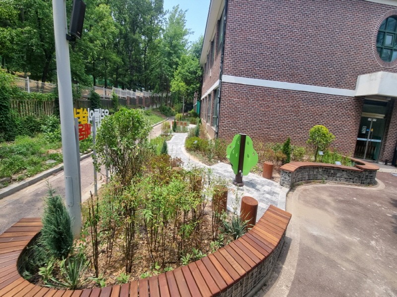 6. 고양시, 국립한국경진학교에 꽃향기 가득한 학교숲 조성 (1).jpg
