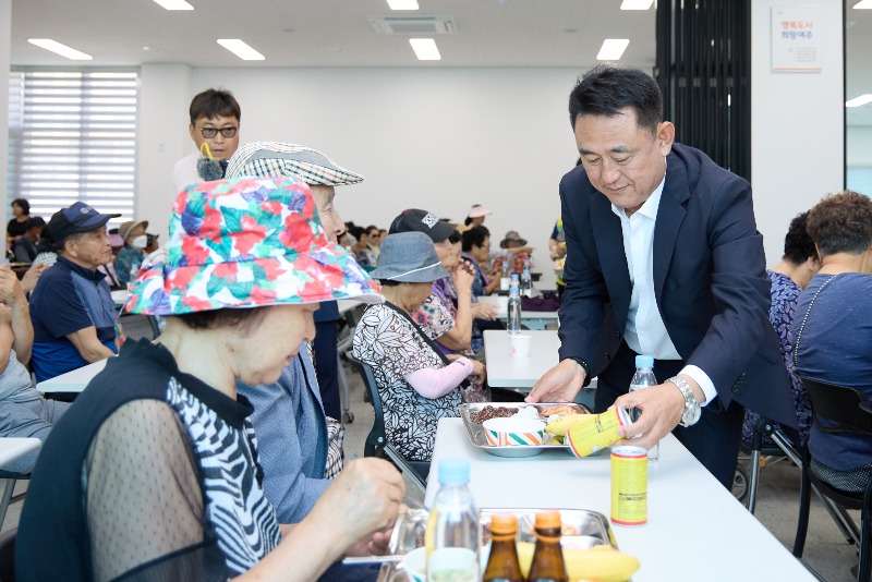 02-여주시 중앙동주민자치위원회 자장밥 나눔행사 (30).jpg