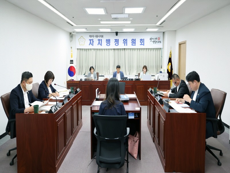 (홈페이지)제317회 시흥시의회(제1차 정례회)_자치행정위원회 행정사무감사 4일차 (1).jpg