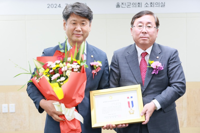 임승필 전반기의장 표창 수상.jpg