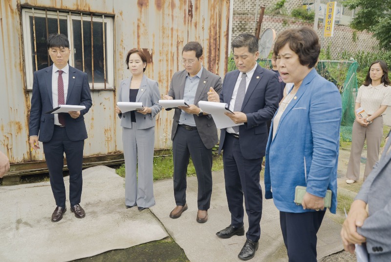 (사진1) 남양주시의회 자치행정위원회, 공유재산관리계획 심사대비 현장방문(20240710).jpg