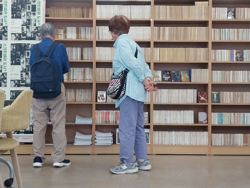 7.22 동구 인문학당서 ‘한국 문고본’ 70년 역사를 한눈에(사진).jpg