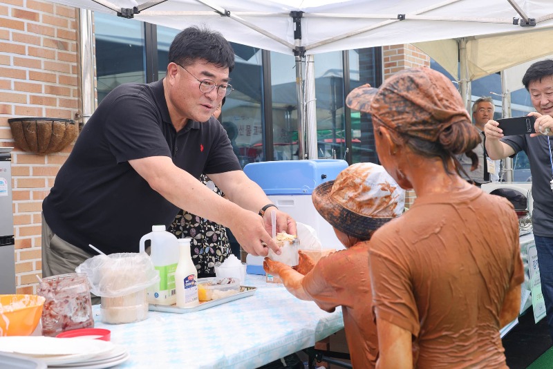 가곡 유황실리카 온천 머드축제-2.JPG