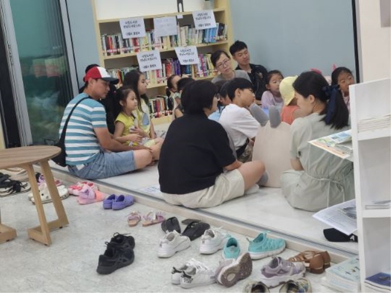 3. 동두천시 남산모루 작은도서관, ‘8월 달마다 책놀이’ 운영(1).jpg