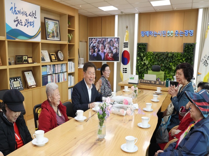 (광명2)광명시, 어르신 모시는 3세대 이상 가정에 효행장려금 지급.jpg