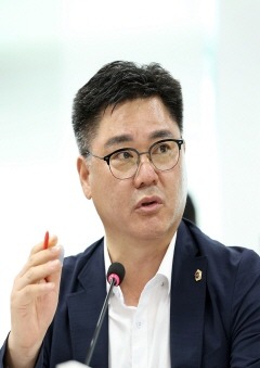 240819 정하용 의원, 경기도 학교 교복지원 방식 변경 재추진.jpg
