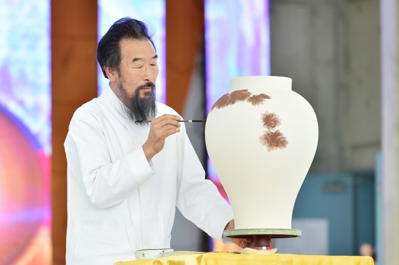 02-여주시 단아 박광천 도예명장, 2024년 대한민국 명장에 선정 1.jpg