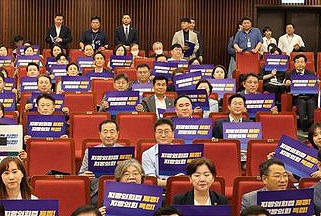 보도자료 사진(영광군의회 강필구의원, 지방의회법 제정 토론회 참석).jpg