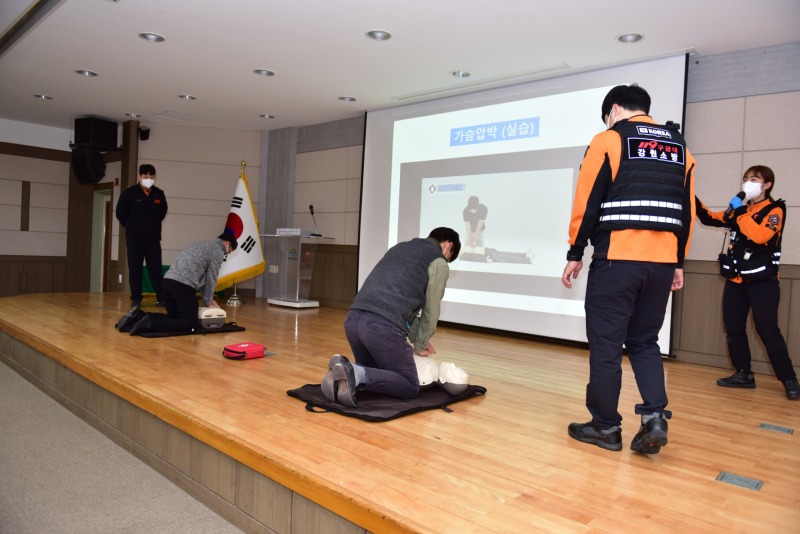 20240924 자동충격기 관리자, 일반인 대상 응급처치교육 관련사진 (1).jpg