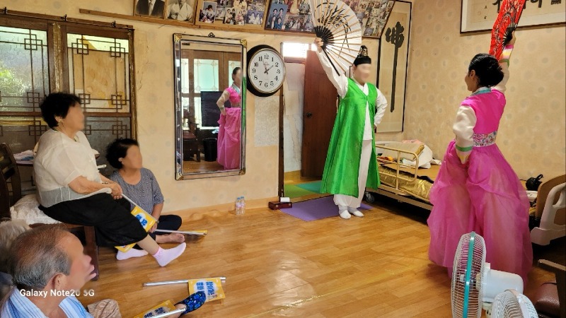 9.27 “혼자 말고 함께해요!” 1인 가구 소모임 호응(사진).jpg