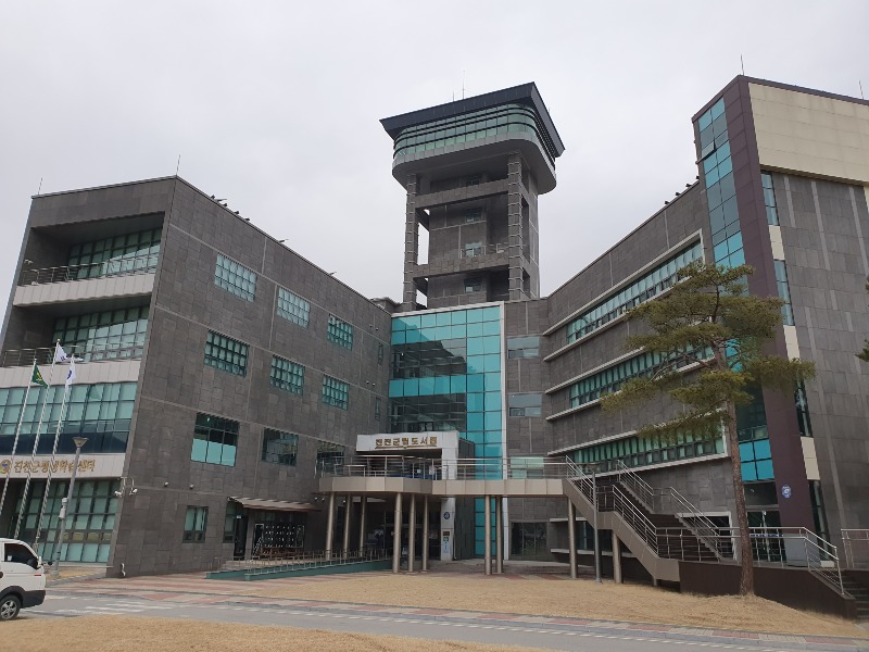 진천군립도서관1.jpg