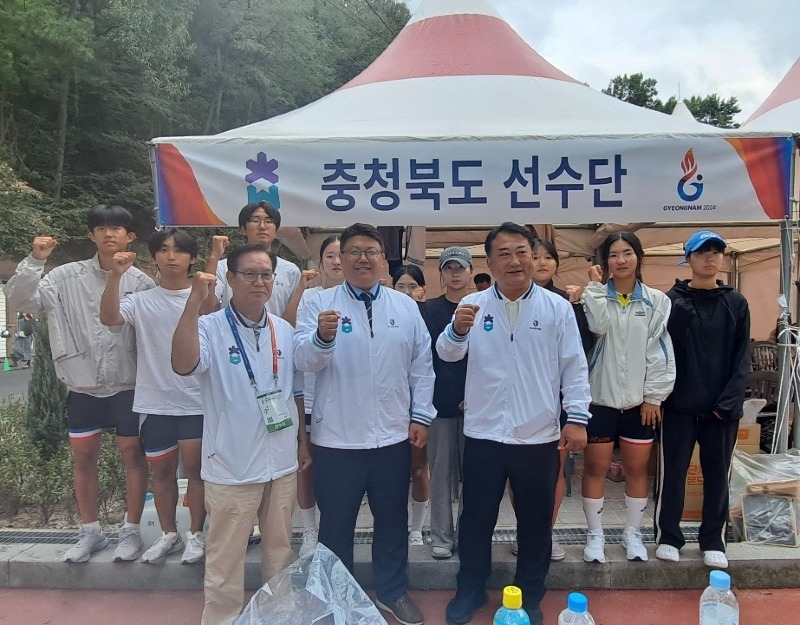 241014 충북도의회 행정문화위 전국체전 선수단 격려방문_사진1.jpg