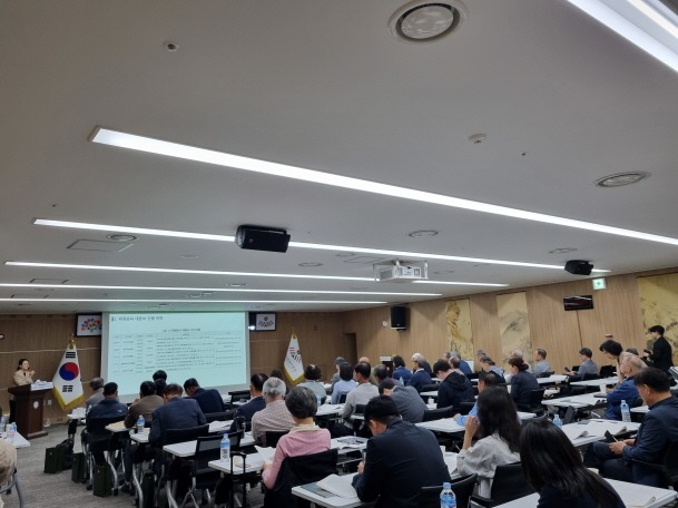 [한국유교문화진흥원 보도자료]국학자료 연구 학술대회 (1).jpg