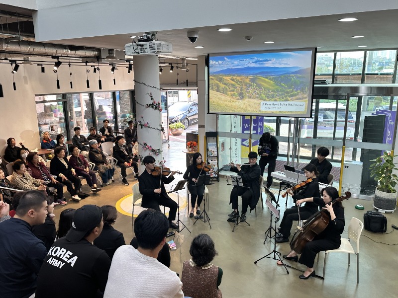 3. 아산시 여성커뮤니티센터 ‘나온(ON)’, ‘가을 음악회’ 성료 (1).jpg