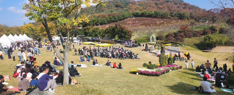 1. 아산시 ‘제2회 영인산 단풍축제’, 음악공연과 함께한 자연에서의 힐링.jpg