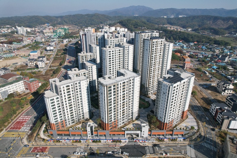 공동주택과(천안부성한라비발디아파트 전경) (1).jpeg