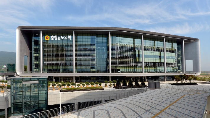 충남도의회 전경.jpg
