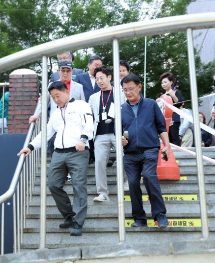 대전 서구 가수원동 은아아파트 일원 보행통로 현장점검 장면