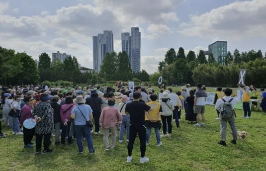 지난해 성동 둘레길 걷기 행사하는 모습