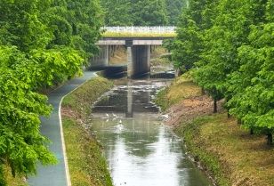 친환경 생태하천 새들천공원