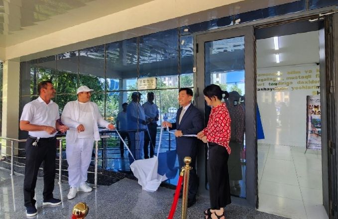 우즈벡 한글학당 현판식