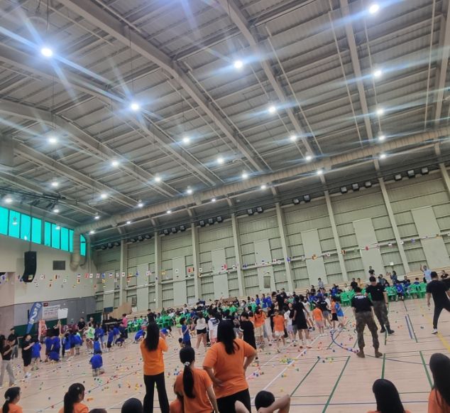 곡성군 아이들이 지역아동센터 한마음 축제에 참여하여 체육활동을 하고 있는 모습