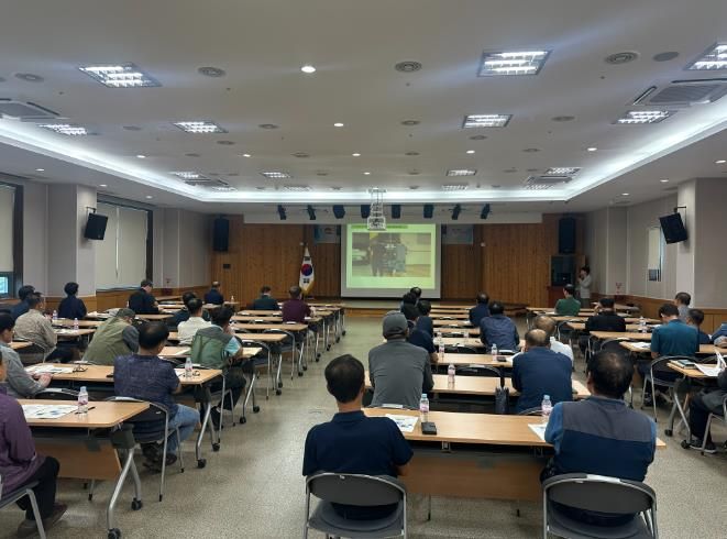 김천시, 공동주택 관리 강화 2025년 공동주택관리 법정 교육 실시-건축디자인과(사진1_소방안전 및 방범 교육).