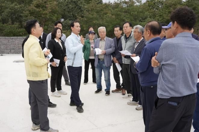 맹동저수지 둘레길 조성 사업 현장 방문.jpg