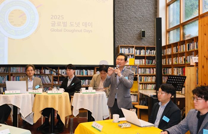 이상일 용인특례시장은 17일 '2025 글로벌 도넛 데이'에 참석해 인사말했다