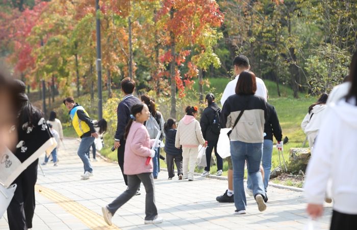 충북교육박람회, 학생, 학부모, 교직원 한마음으로 환경정화 활동으로 마무리