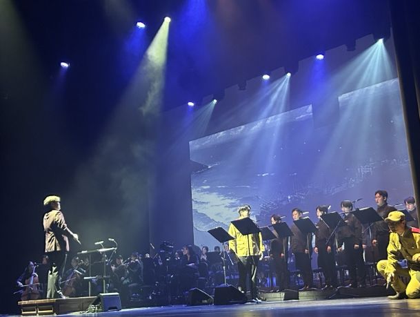 파일 별첨: 장사상륙작전을 배경으로한 창작뮤지컬칸타타 <파도속의 외침>이 관객의 큰 박수 속에 공연되었다.