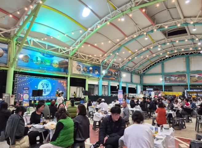 완도군, ‘달빛 나들이 야시장’ 큰 호응 얻어