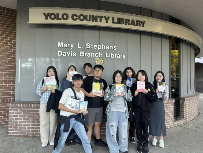 상주시 학생교류단, 데이비스시에 한국도서 기증