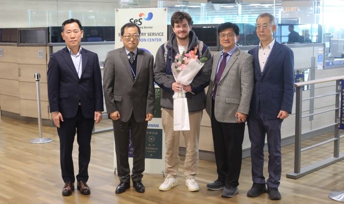 법무부, 인천공항 입국장에 ‘자동출입국 이용등록 및 전용 심사구역 설치’ 시범 운영