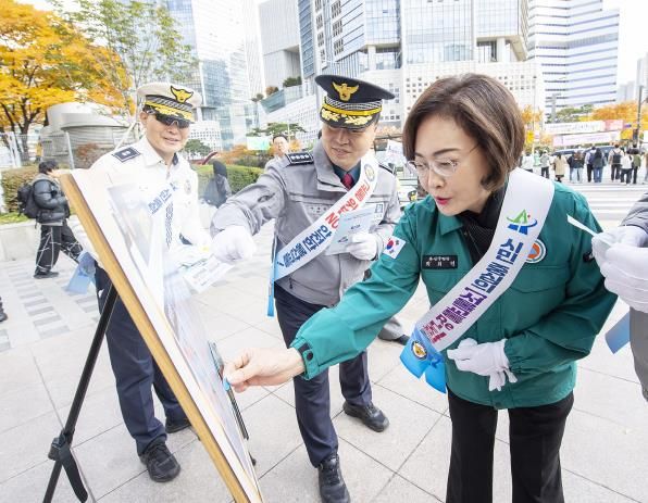 박희영 용산구청장, 교통법규 위반 근절 캠페인 동참