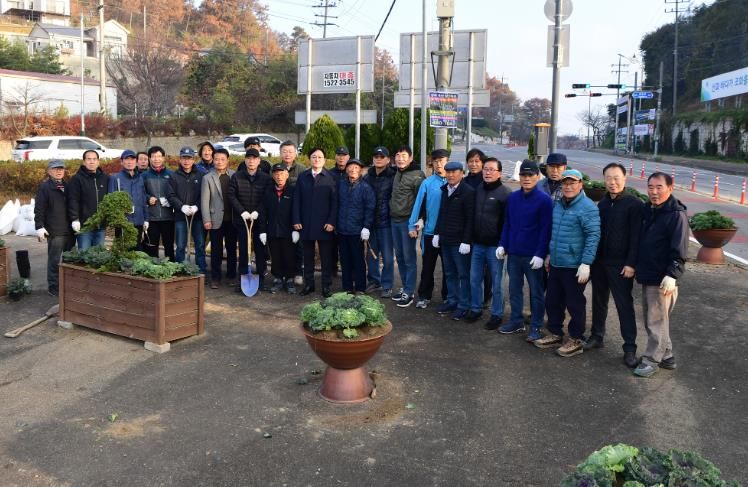 강화군 지방행정동우회, 가로 환경 정비 활동 펼쳐