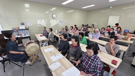 충주 문화도시센터 실버 대상 문화예술 교육 프로그램 국악과 창의적 나이듦