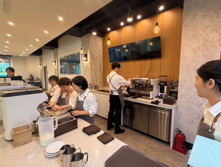 ‘바리스타 2급 자격증반’ 15명 수료