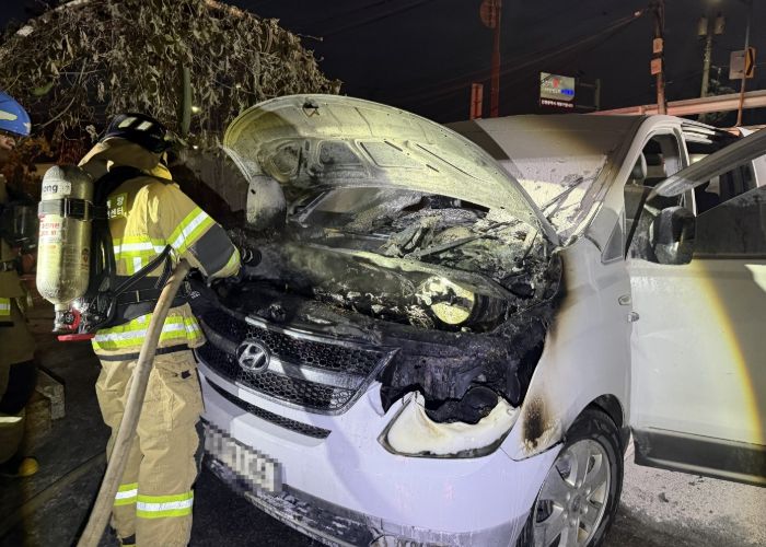 계양소방서, 차량 화재 진압...신고자가 소화기로 진화시도