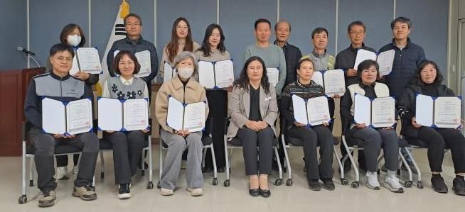 도시농업 정문가 양성 교육 수료자 기념촬영