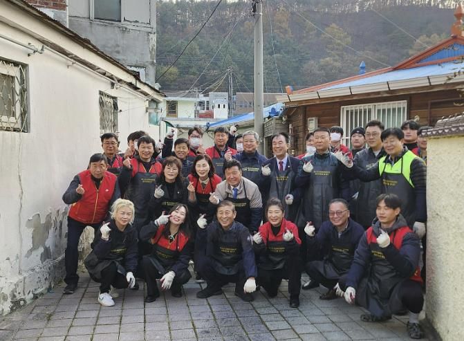 사랑의 연탄 나눔 봉사 모습