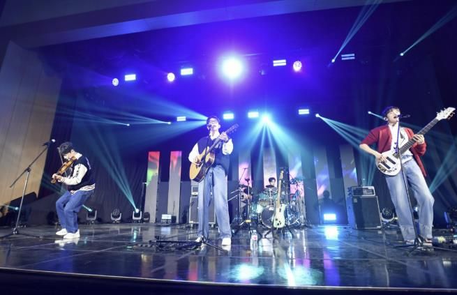 지난해 11월 화천체육관에서 열린 수능 힐링 콘서트