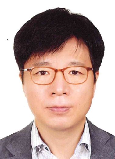 엄진섭 한국방송통신대학교 서기관