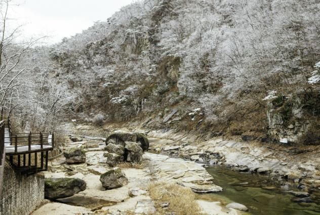 지난해 하선암 설경