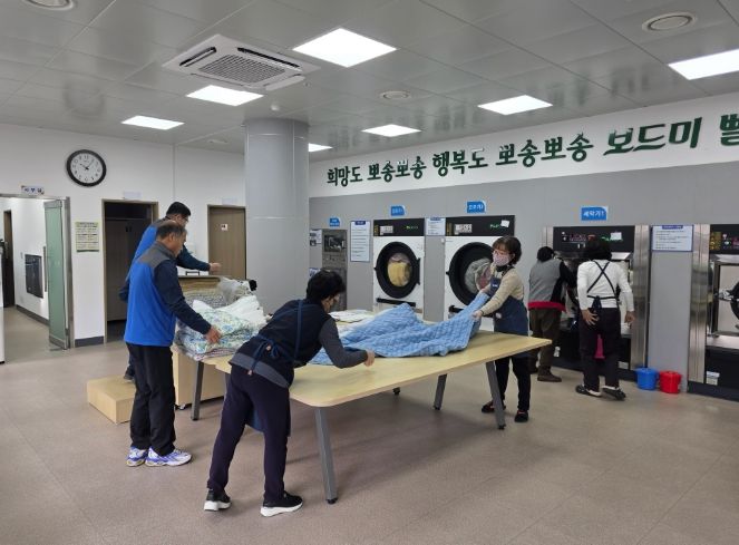 취약계층 돌봄과 노인일자리 모범 모델