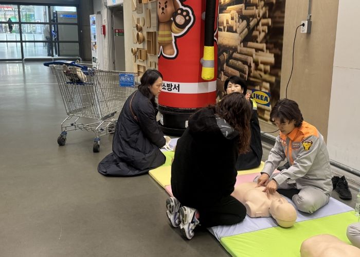 광명소방서, 시민과 함께하는 겨울철 안전… 이케아서 체험형 캠페인 실시