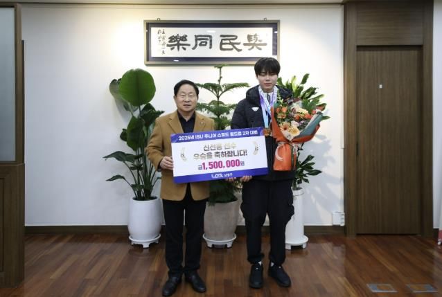 (좌) 주광덕 시장 (우) 신선웅 선수