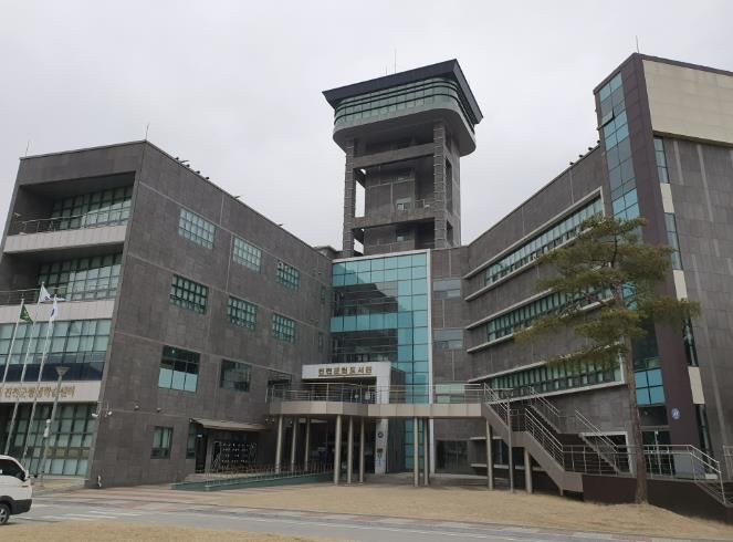 군립도서관 전경