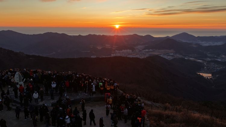 천성산 새해 해맞이 행사