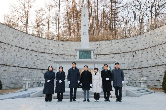 증평군의회 충혼탑 참배